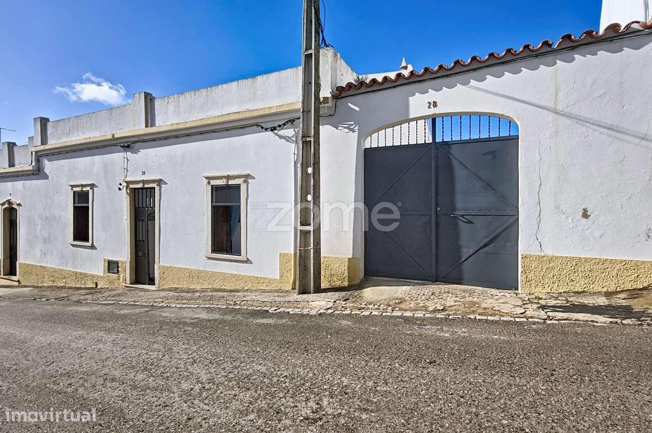 Moradia V6 no centro de São Marcos da Serra, em lote de 668m2-17