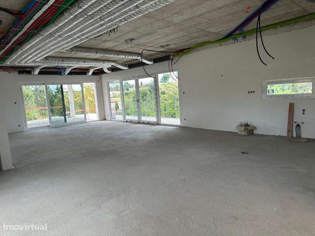 Moradia T5 de Luxo | Vila Alegre, Fernão Ferro-17
