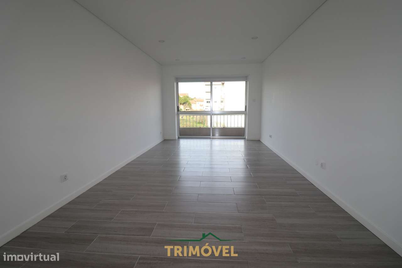 Apartamento T3 Venda em São João da Madeira,São João da Madeira-3