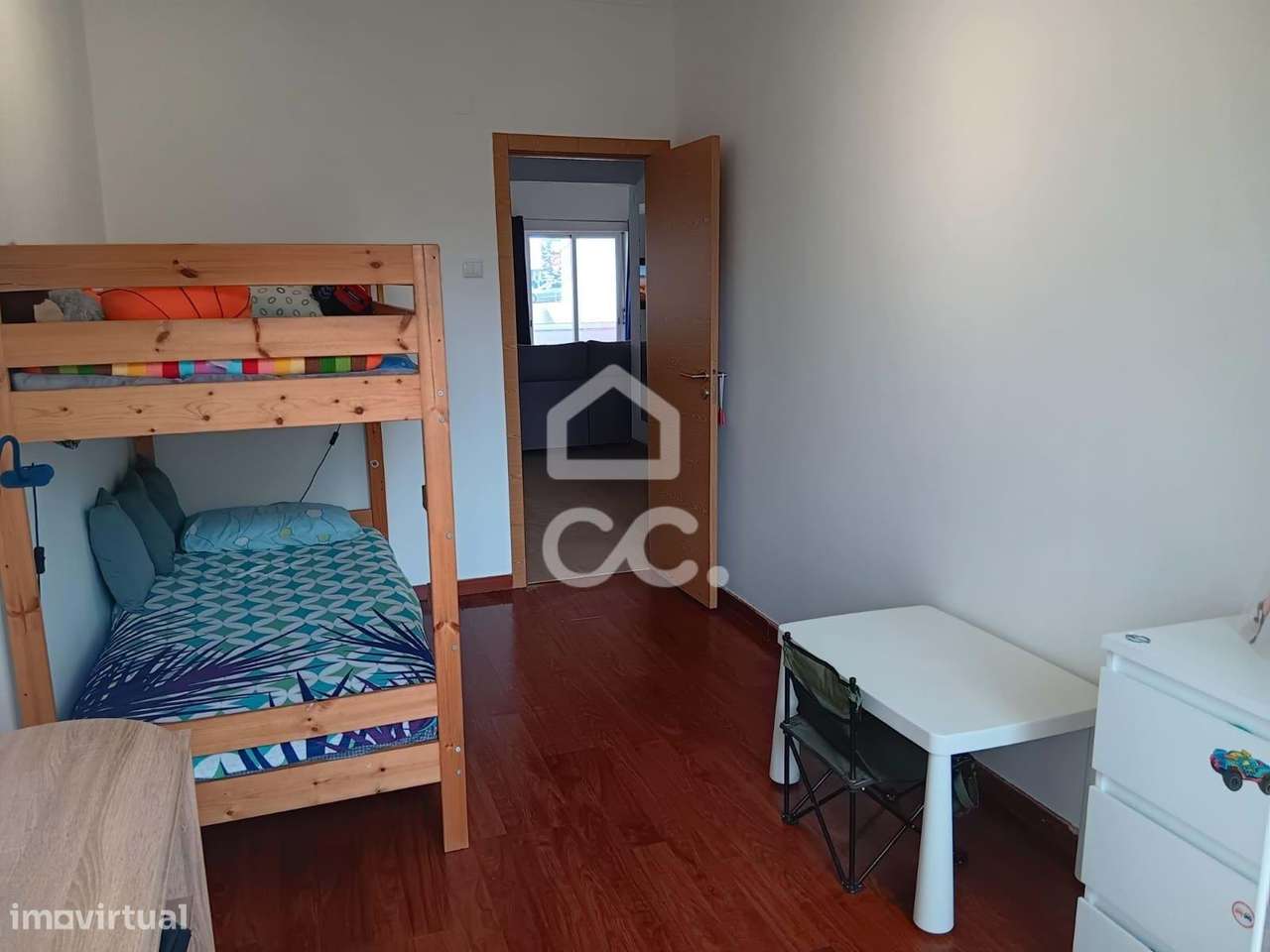 Amplo Apartamento T3, Renovado, junto ao Complexo Municipal Desportos-12