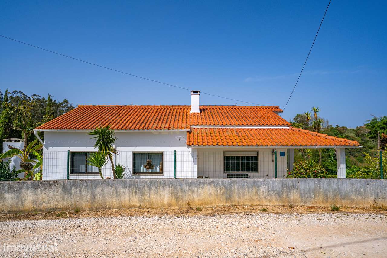 Moradia T3 localizada no Carvalhal, Bombarral-4