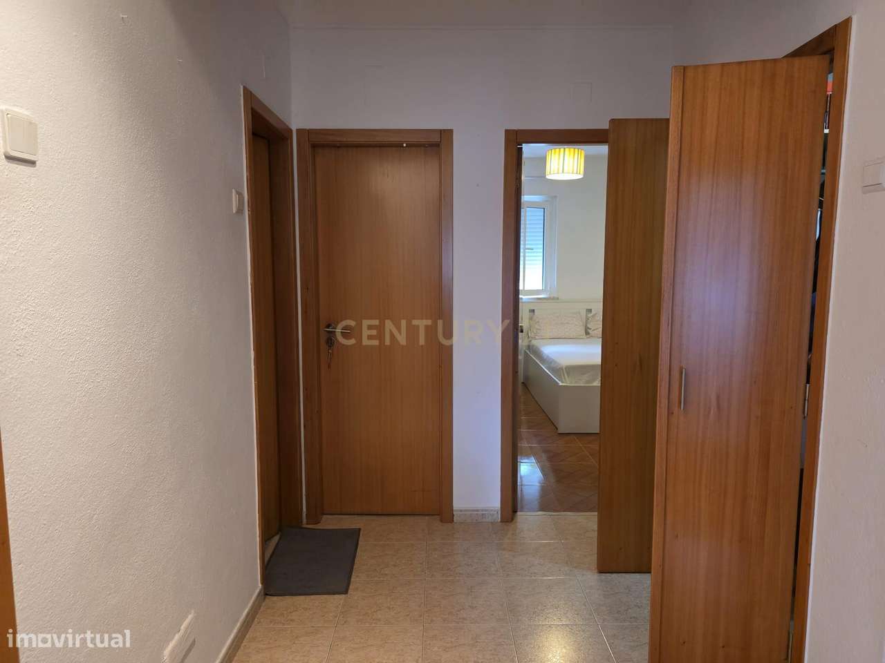 Apartamento T3 em Monte Abraão com bons acessos e proximidade a Lisboa-11