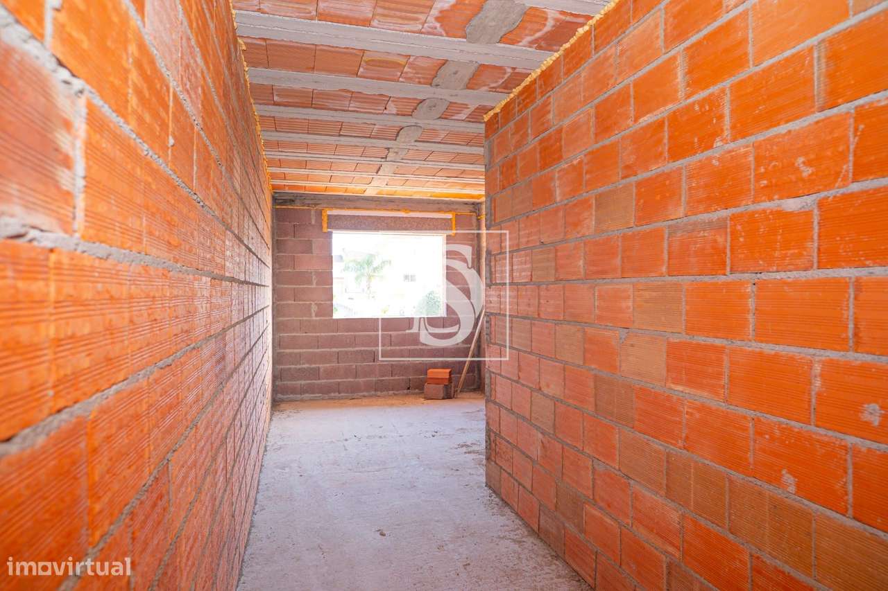 Moradia T3 por terminar | Elevado potencial de investimento-17
