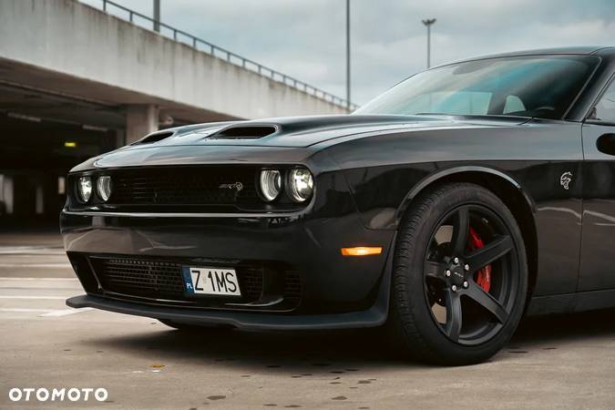 Dodge Challenger 6.2 Hellcat - 13