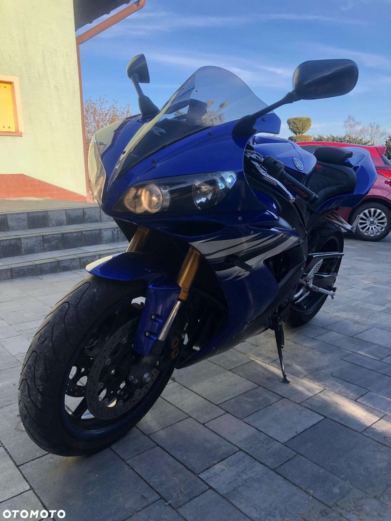 Yamaha R1 - 3