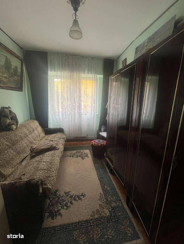 Apartament trei camere - Zona Școala nr. 10 - etaj 2 - Imagine principală: 4/7