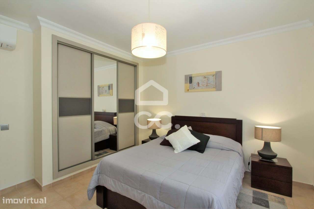 Venda com reserva de usufruto vitalício - Moradia T3 com piscina em Ar-21