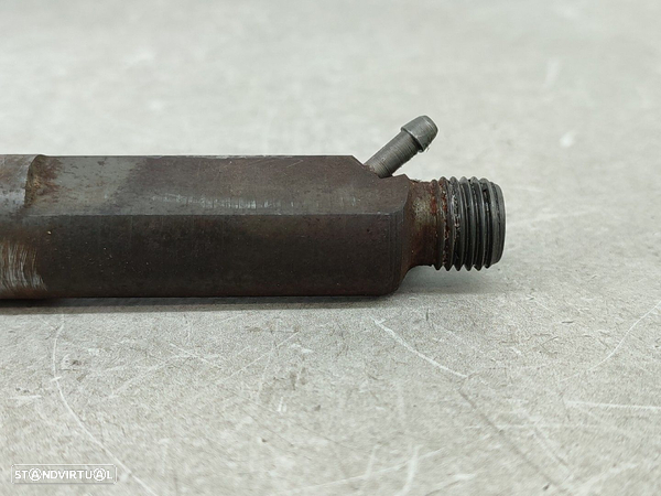 Injector Volkswagen Passat (3B2) - 3