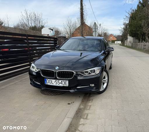 BMW Seria 3 320d xDrive Sport Line - 2