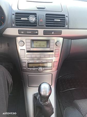 Toyota Avensis 1.6 Comfort - 13