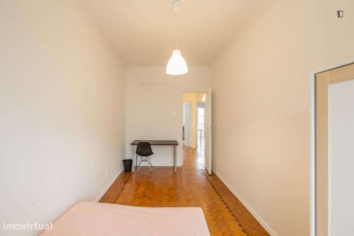 Quarto - localizado em Benfica Lisbon - Grande imagem: 2/10