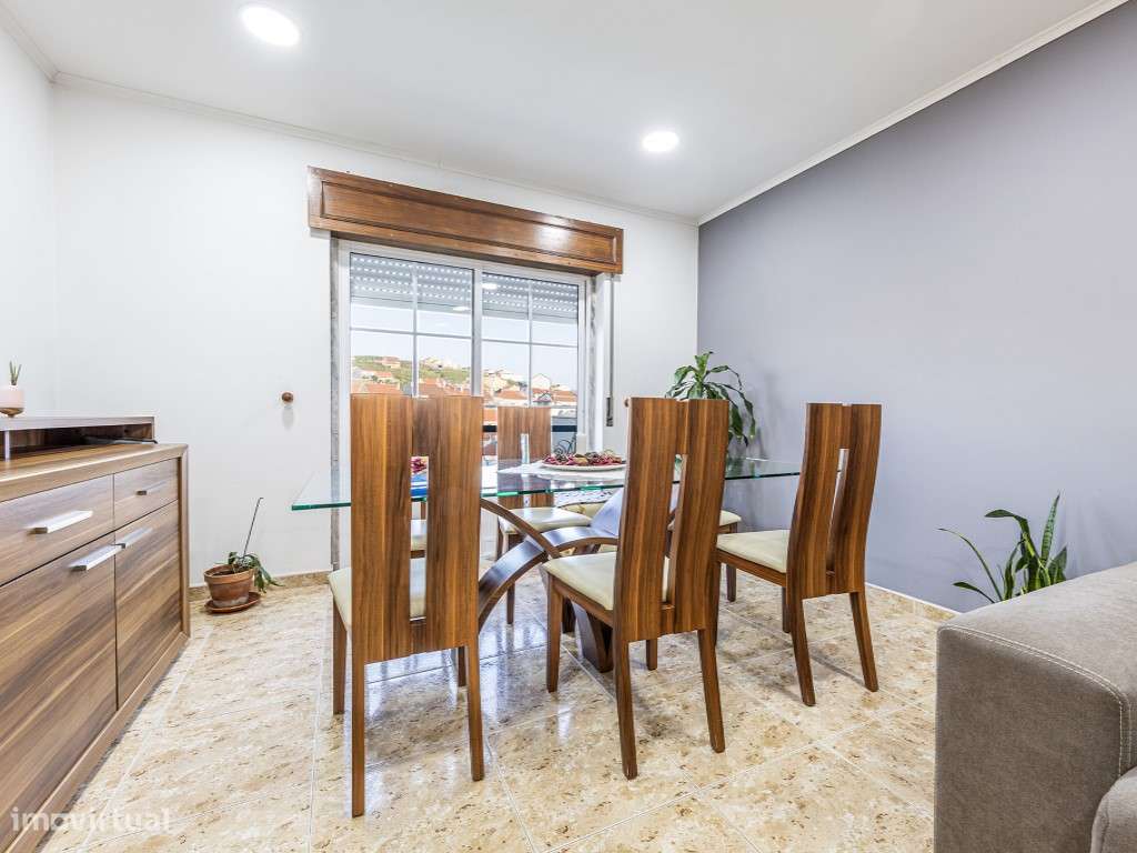 Apartamento T2 com lareira e arrecadação - Casal de Cambra - Grande imagem: 4/18