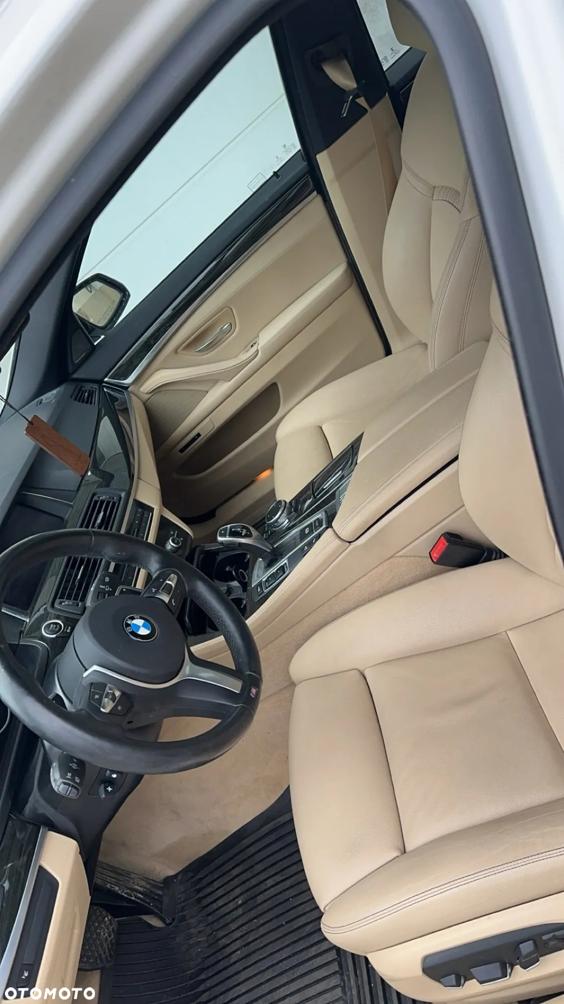 BMW Seria 5 528i xDrive Luxury Line - 3