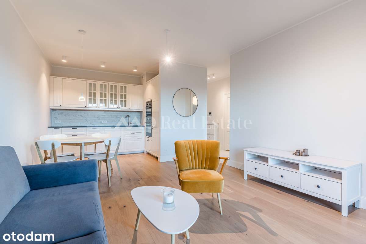 Widok na kanał na Stępce i panoramę Gdańska-9