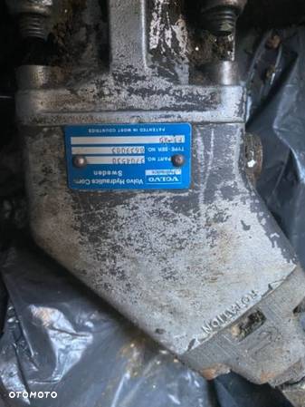 Pompa hydrualiczna skośna tłoczkowa Volvo 30 - 1