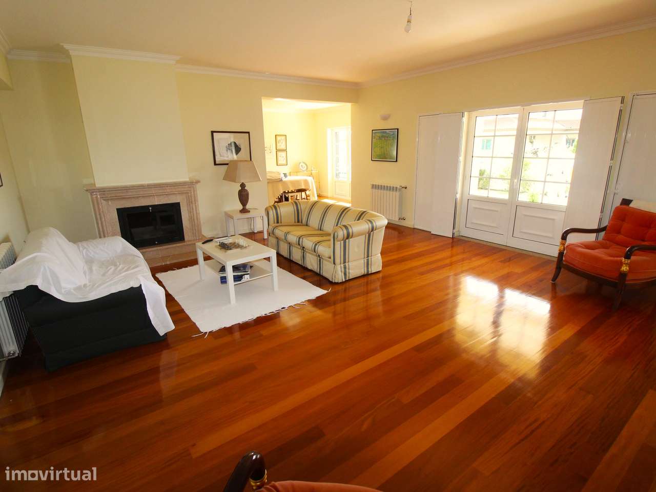 Elegante Moradia T4 Familiar-11