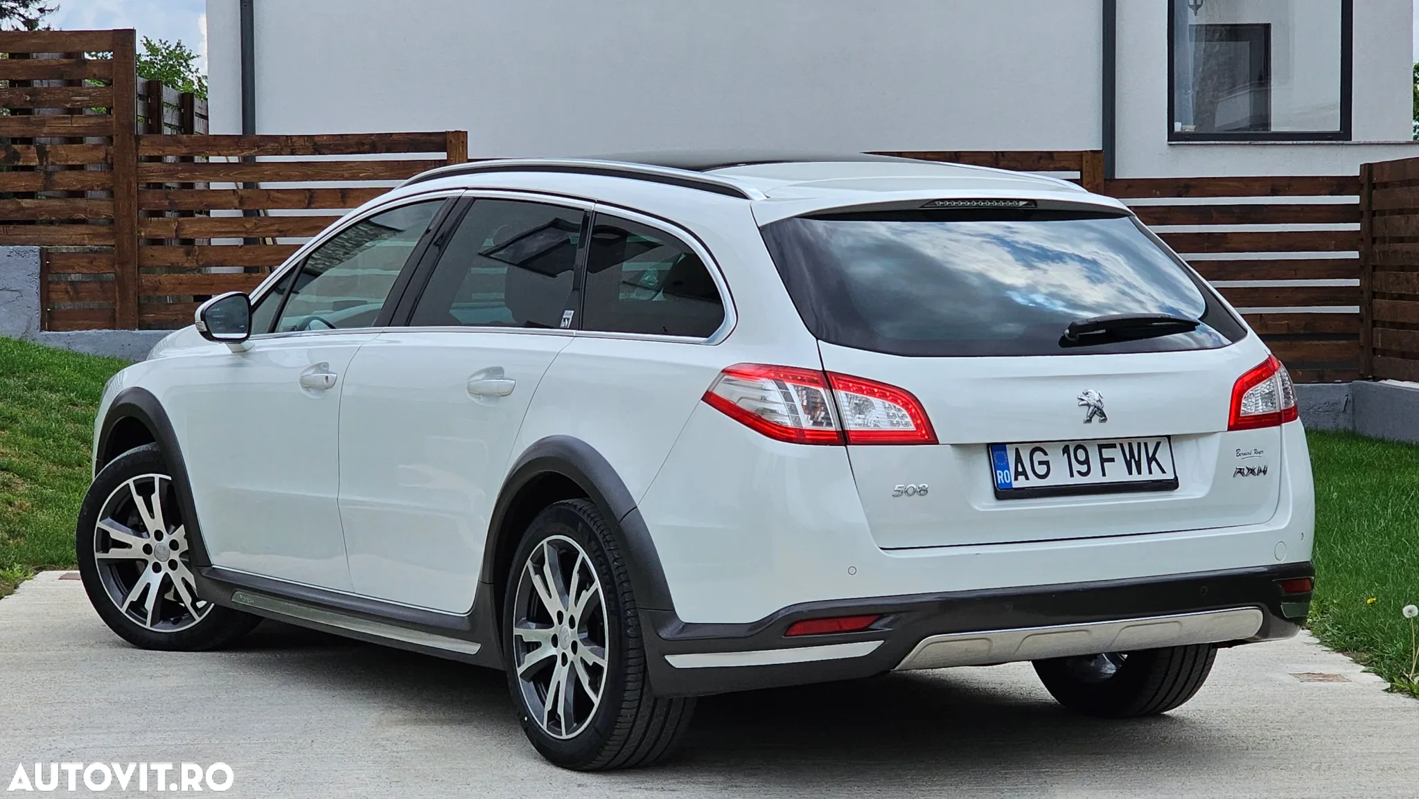 Peugeot 508 RXH Hybrid4 - 4