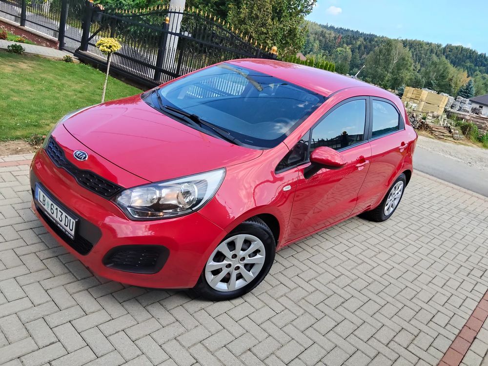 Kia Rio III (2011-) 1.2 Dream Team Edition 2011
