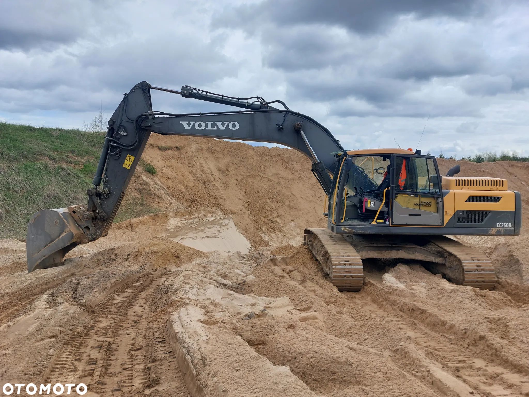 Volvo EC 250 DL - 1