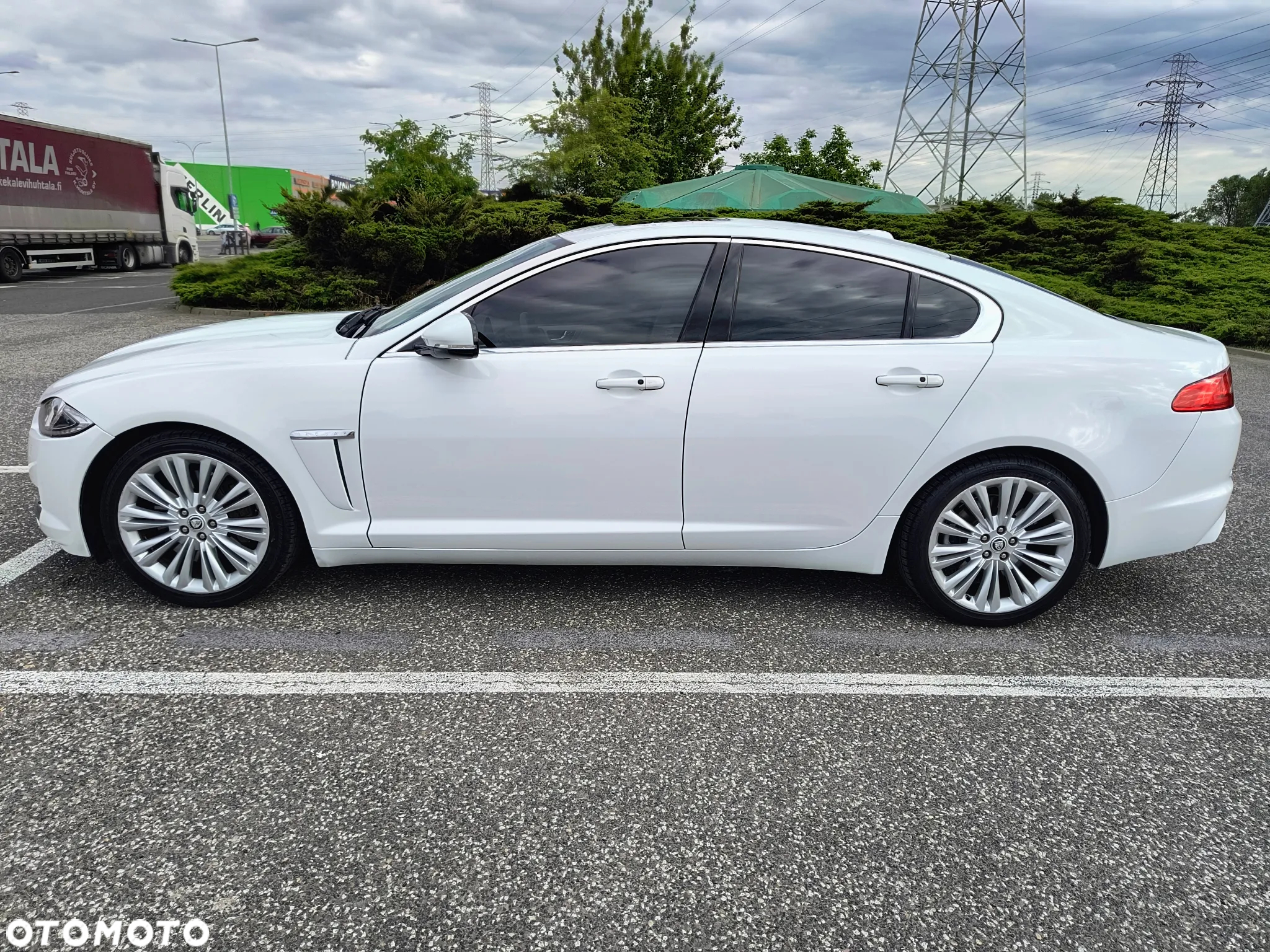 Jaguar XF 5.0 V8 Portfolio - 8