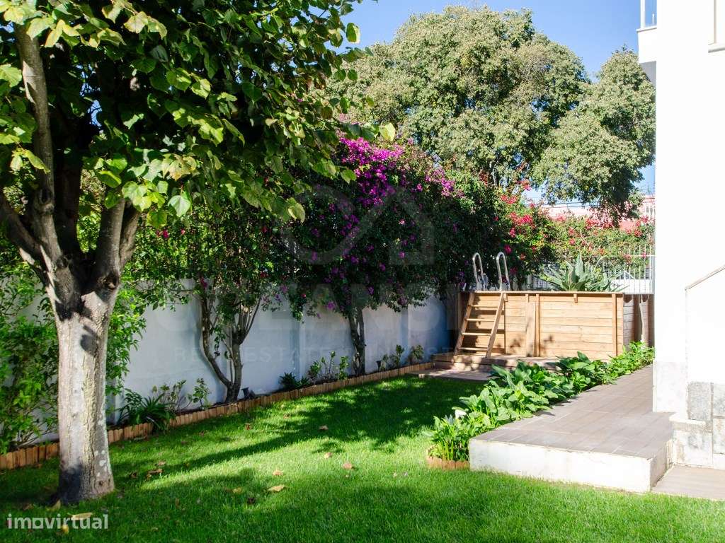 Moradia T4 + 1 em Tercena-40