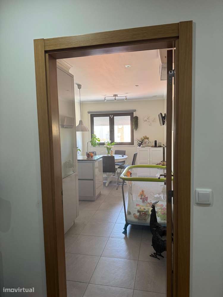 Apartamento T3 com 3 casas de banho e garagem-39