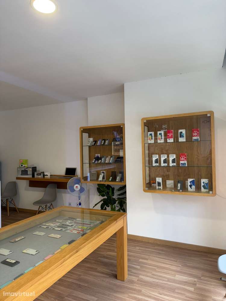 Loja no MarquÊs junto ao Pingo Doce * Porto - Grande imagem: 5/11