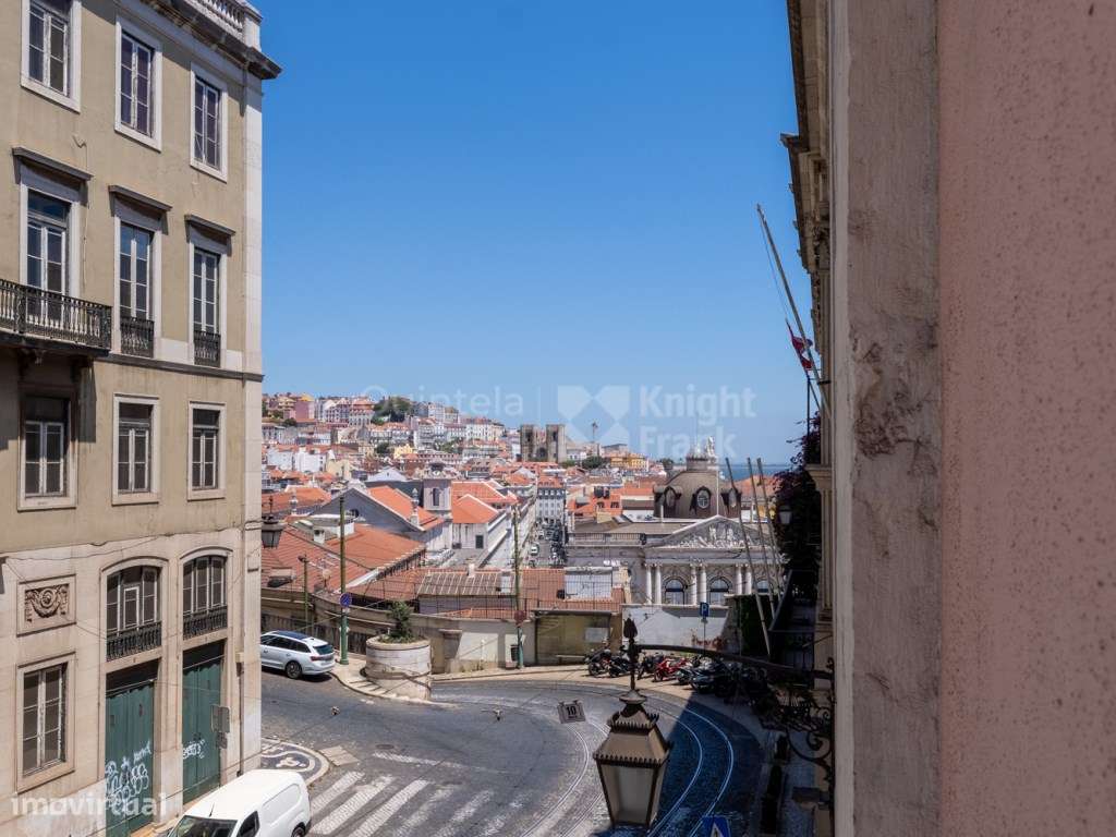T3 Chiado vista rio Tejo com terraço e garagem-36