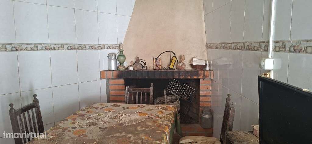 Quinta com moradia V2 / Terreno - Bouro Santa Marta - Grande imagem: 2/14