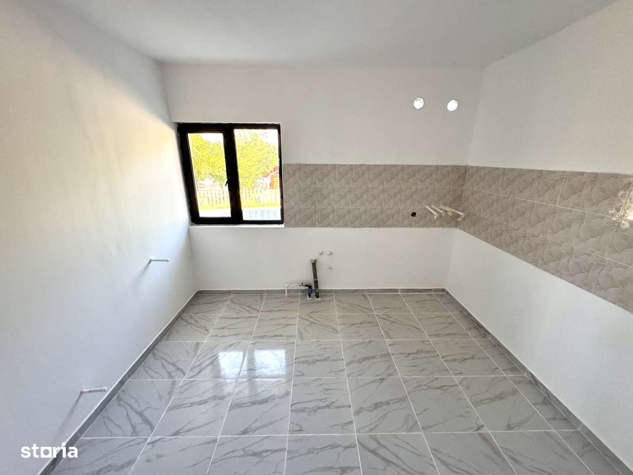 Langa ASFALT! Incalz in pard! Dressing! Casa 3 camere, Holboca - Imagine principală: 4/8