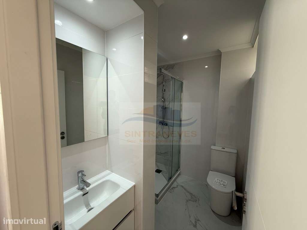 Apartamento T3 Fantástico e Totalmente Remodelado ao Pé da Igreja P...-8