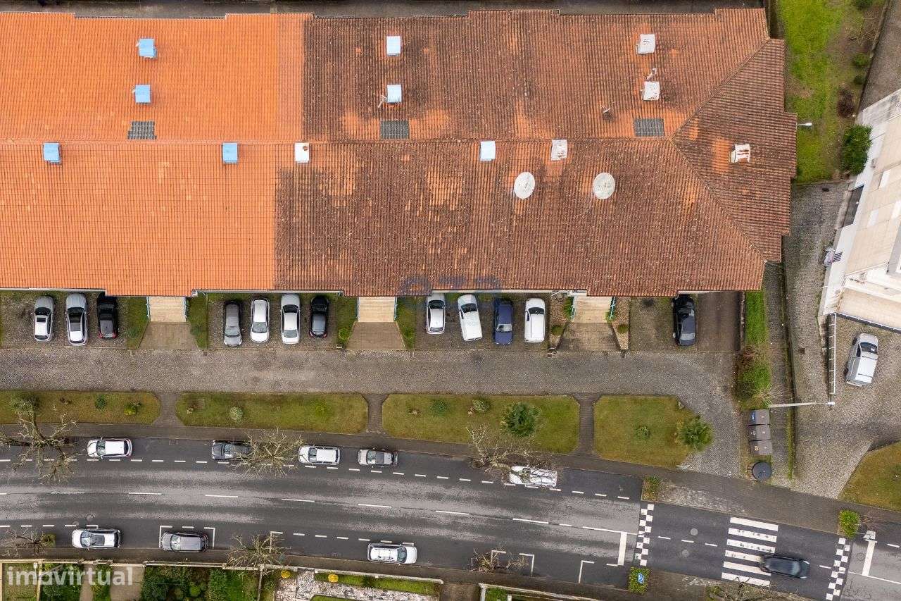 Loja, 169 m², Candoso São Tiago e Mascotelos-31