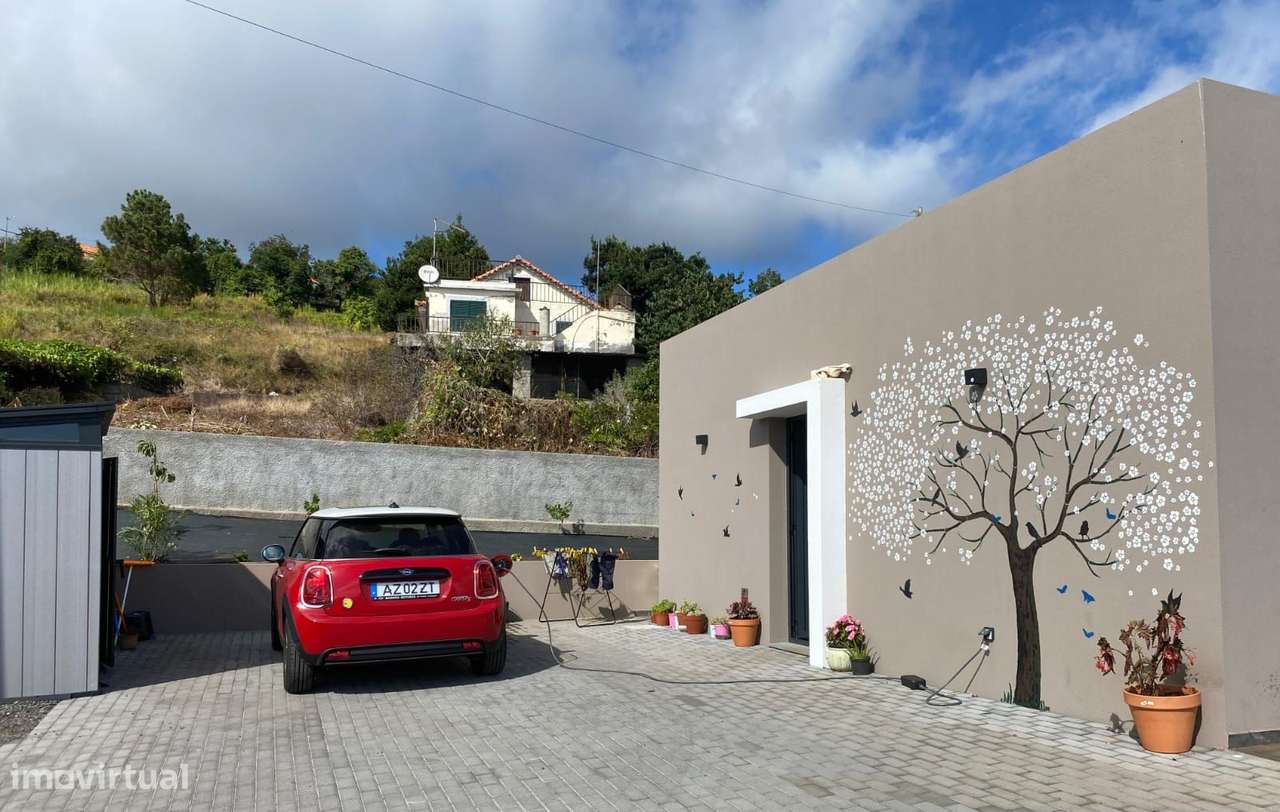Moderna Moradia T2 com Vista Mar e Piscina na Calheta - Grande imagem: 3/18