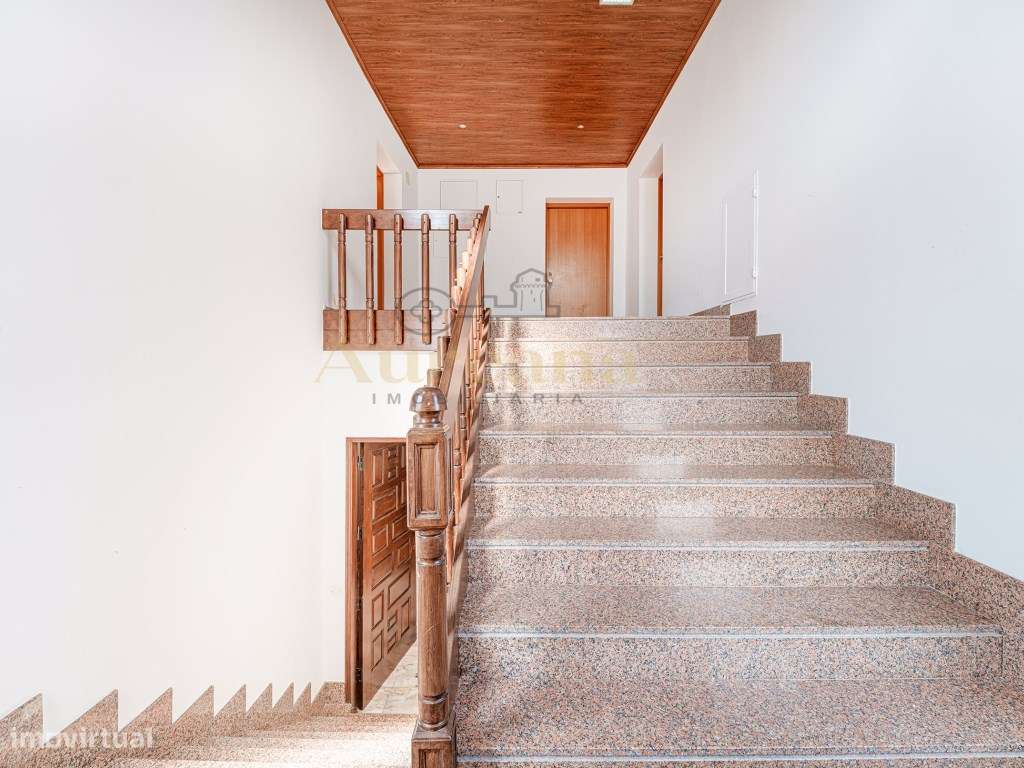 Apartamento T2 Exclusivo com Terraço e Vista para a Basílica de Fátima - Grande imagem: 3/32