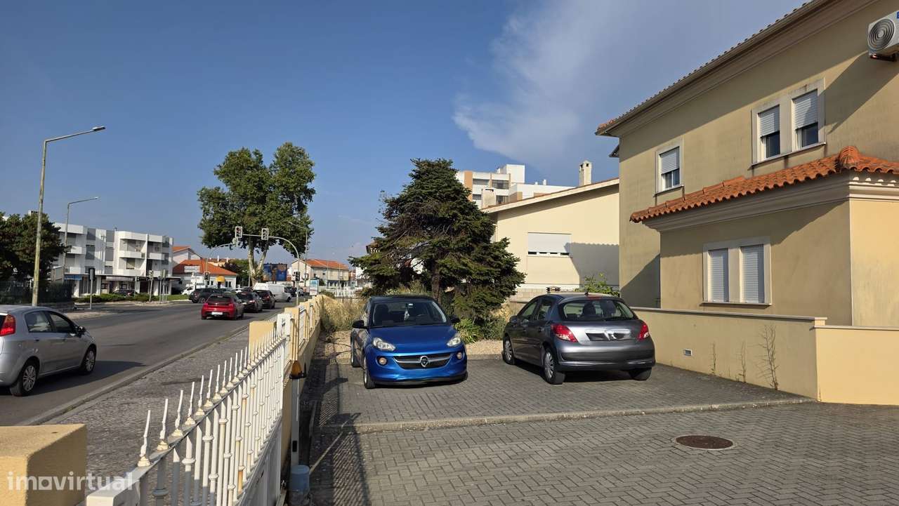 Moradia T3+1, em banda, condomínio fechado a 2 min. centro M. Grande-41