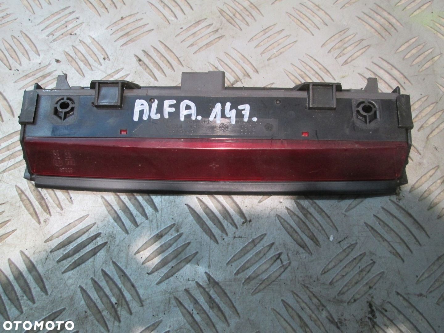 TRZECIE ŚWIATŁO STOP ALFA ROMEO 147 00-04 46743133 - 1