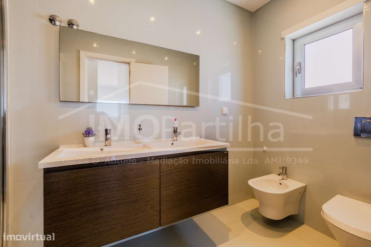 Moradia T5 | 358 m2 | Piscina e Campo de Basquetebol| Rio de Mouro-19