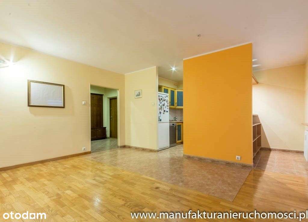 *3 Pokoje * Dwustronne* Cegła* Teren Ogrodzony*-2