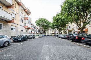 Apartamento T4 Venteira - Amadora (Lisboa) - Com Varandas / Dois Wc