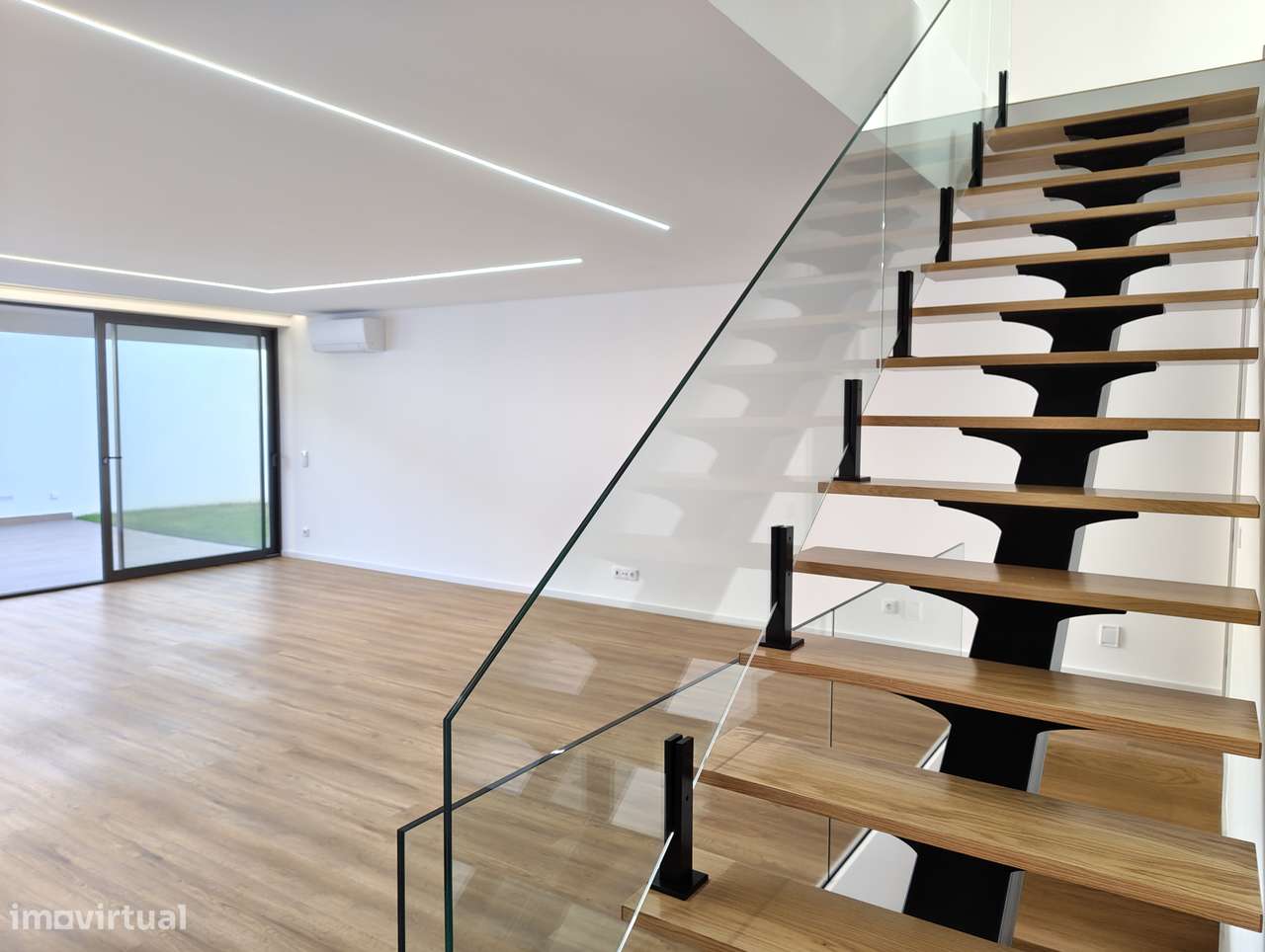 MORADIA de LUXO - PRONTA HABITAR - PRAIA SALGUEIROS - CANIDELO-11