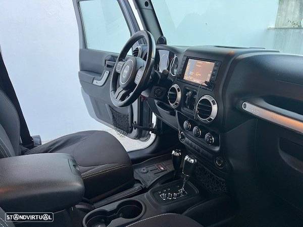 Jeep Wrangler - 15