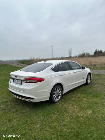 Ford Fusion - 2