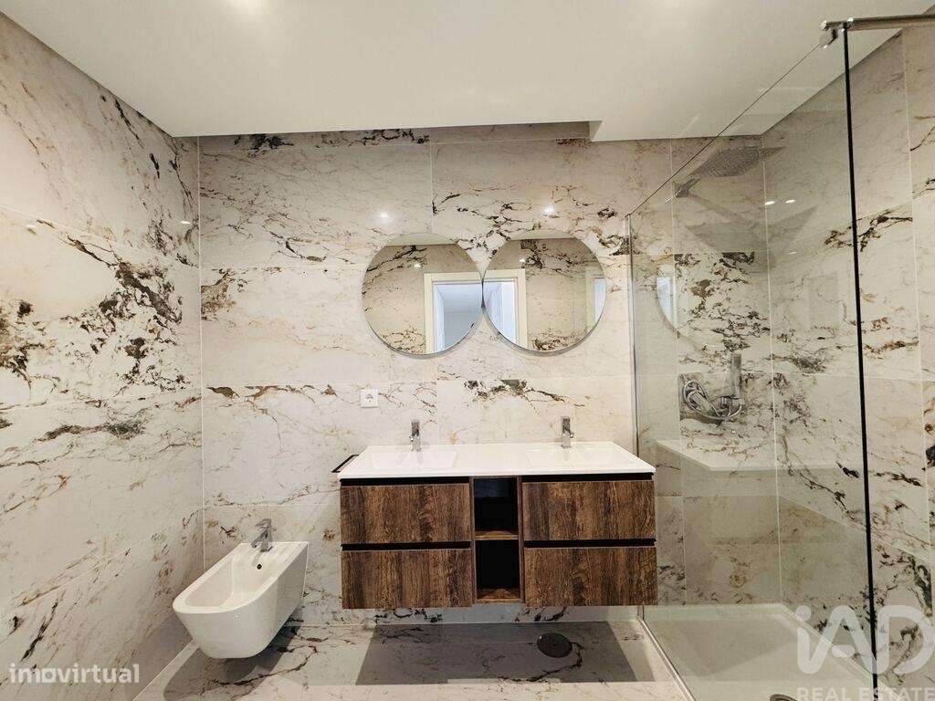 Casa / Villa T4 em Corroios de 226,00 m2 - Grande imagem: 5/11