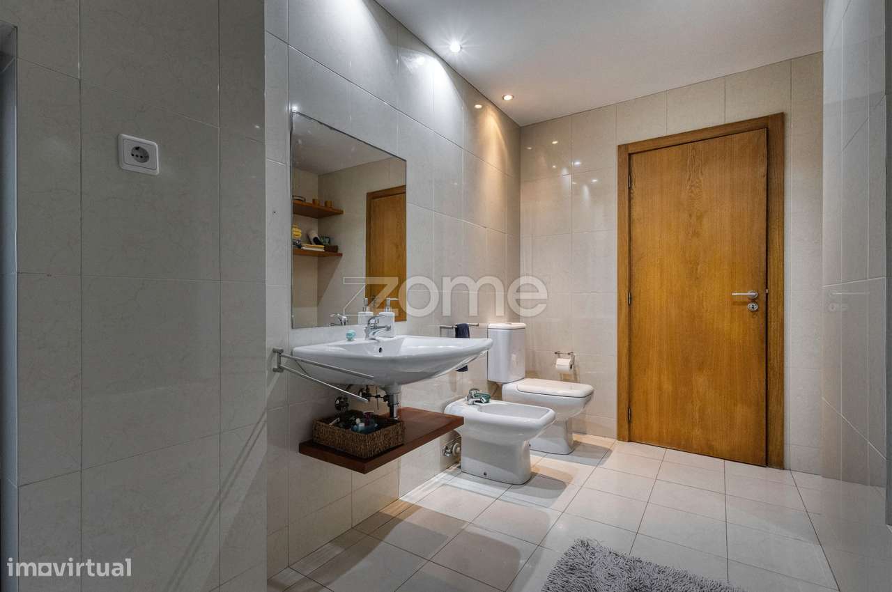 Moradia T4 com 4 suítes, na Rua Gomes Teixeira, Matosinhos-54