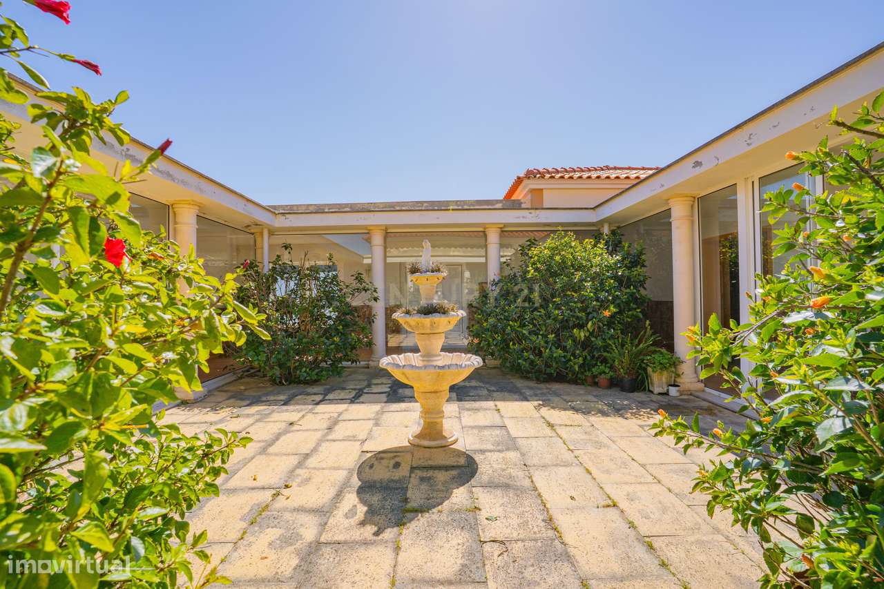 Moradia T6, localizada numa das zonas mais valorizadas do Oeste-20