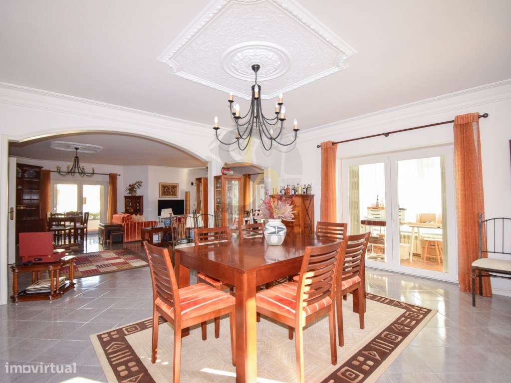 Moradia T6 com piscina na Quinta da Bicuda Cascais-8