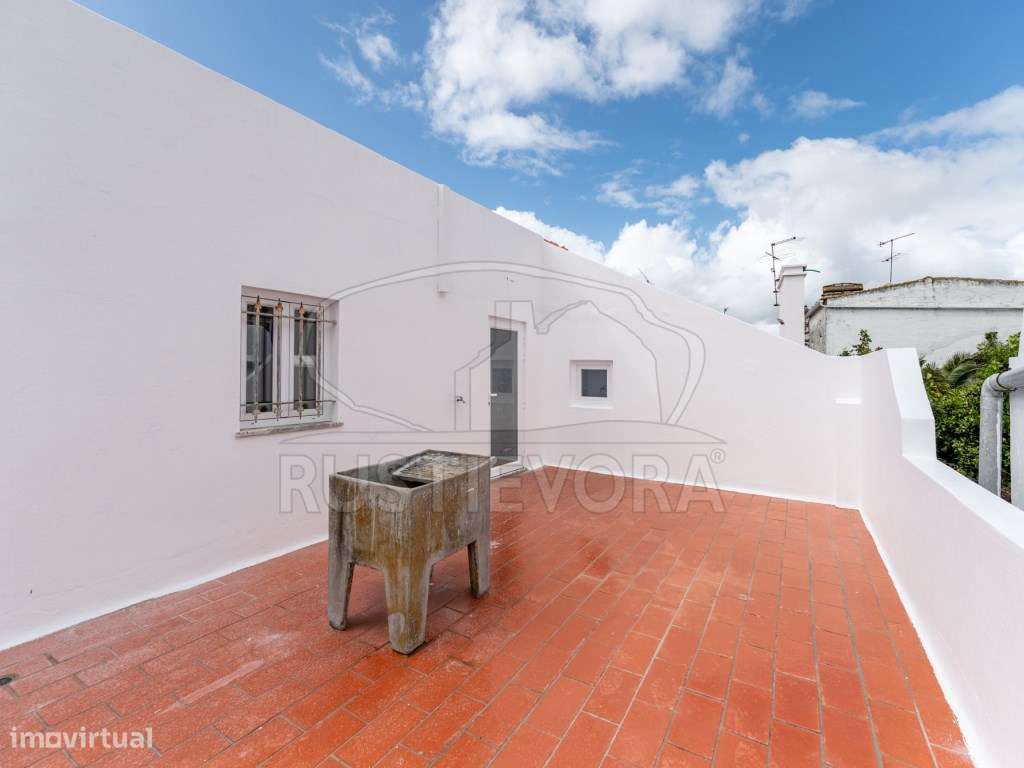 Moradia Unifamiliar T7 com 7 aparelhos de ar-condicionado e com áre... - Grande imagem: 2/28