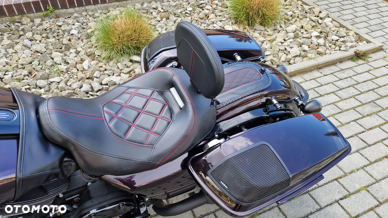 Harley-Davidson Touring Road Glide - 12