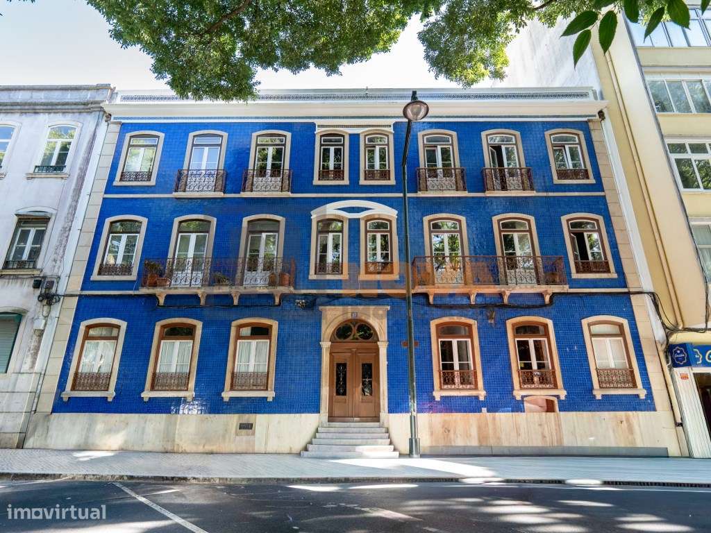 27 ALMEIDA E SOUSA. Uma Residência Histórica em Frente ao Jardim da...-2