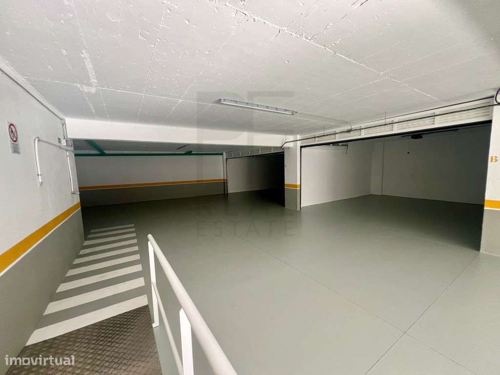 T3 em Suites - 1º Andar com elevador - PAREDE-11